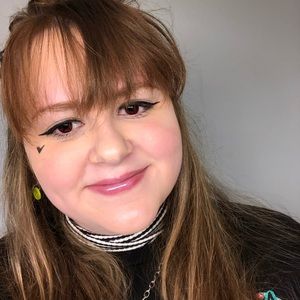 Meet your Posher, Rayna